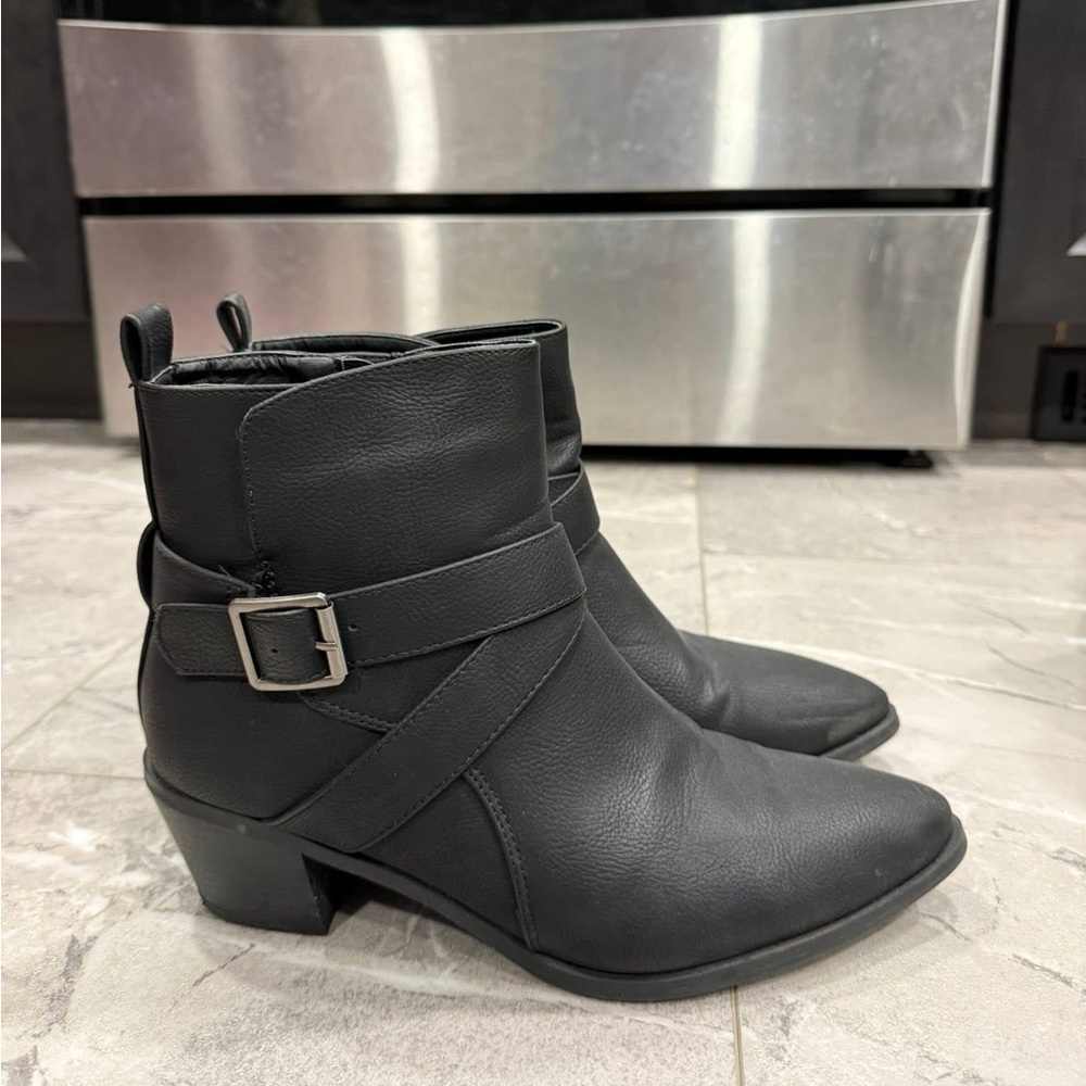 Black Bootiee